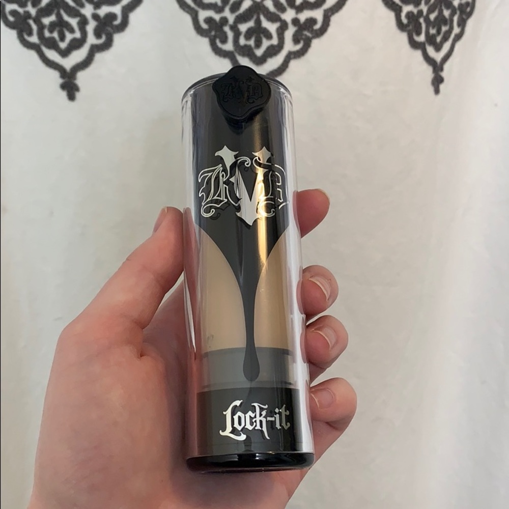 Kat Von D Lock It Foundation